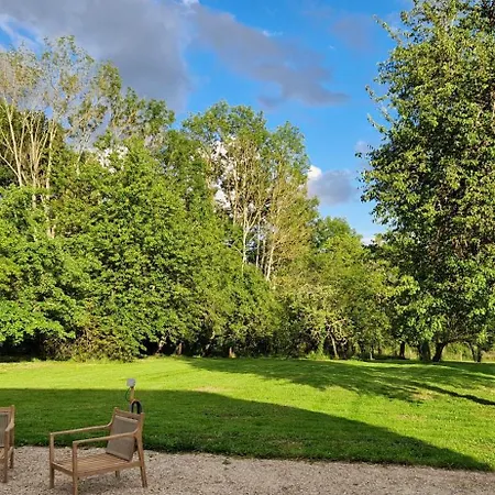 Maison Avec Grand Jardin, *
