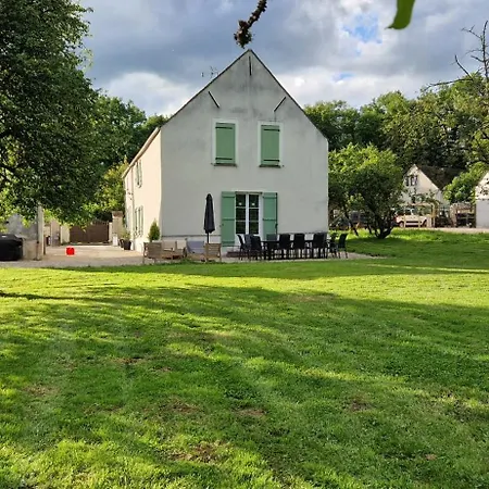 Maison Avec Grand Jardin,