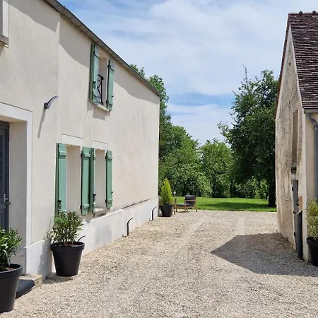 Maison Avec Grand Jardin, *